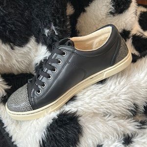 Ugg Taya sneaker gently worn